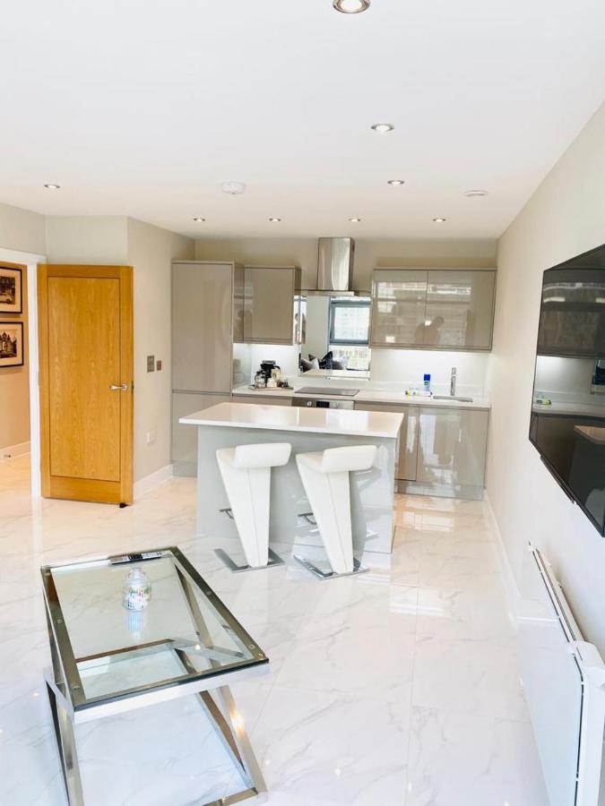 Superior Apartment In Cardiff City Centre 외부 사진