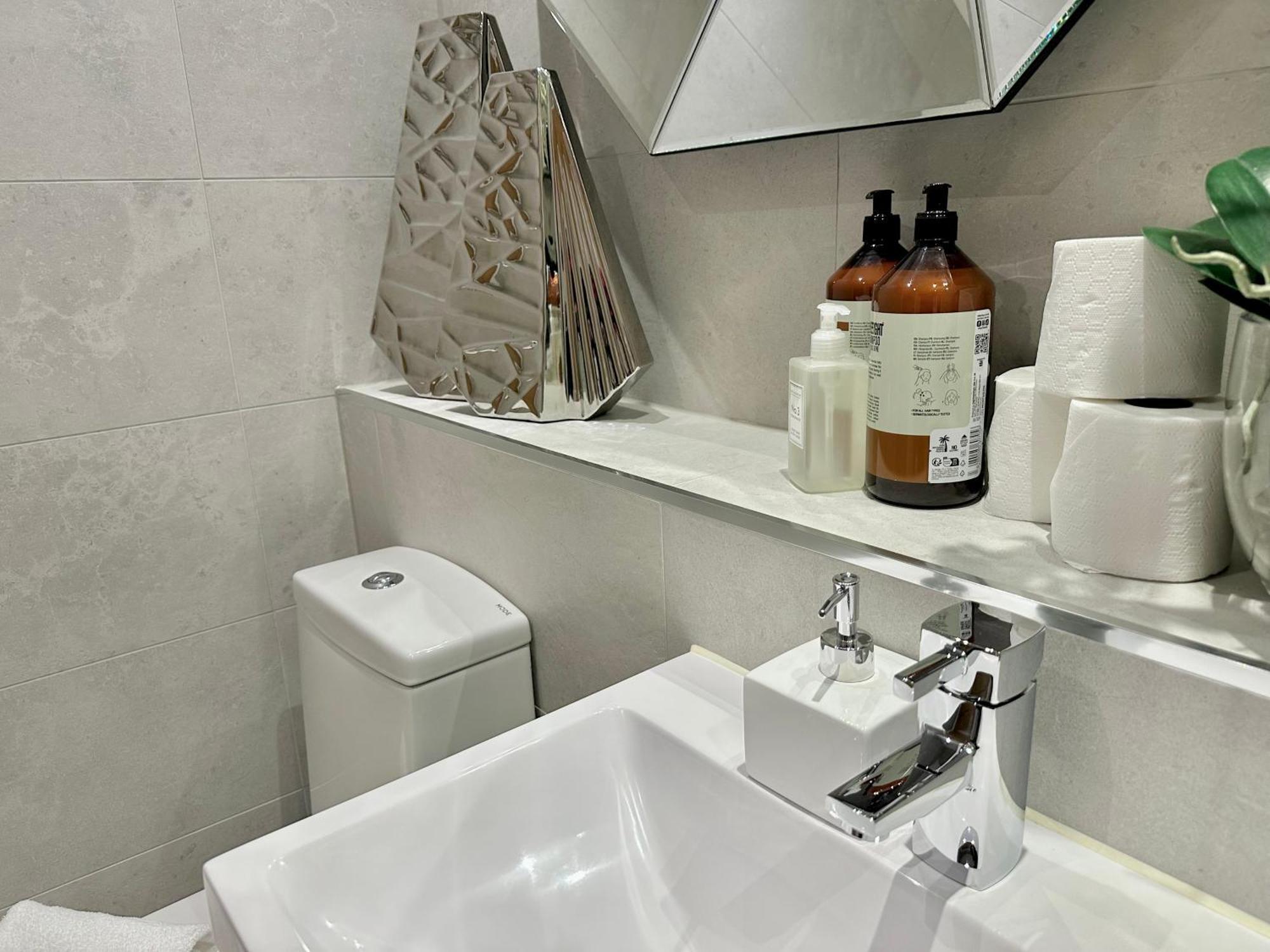 Superior Apartment In Cardiff City Centre 외부 사진